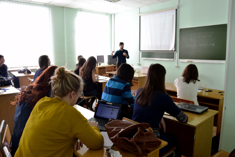 В ЛИНИС прошли открытые лекции по онлайн-исследованиям